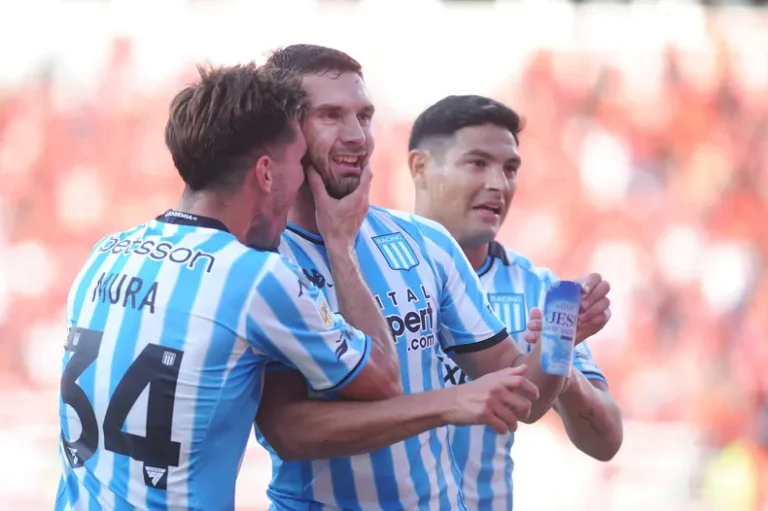 Avellaneda se tiñe de blanco y celeste