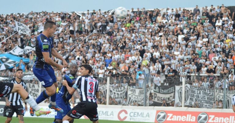 Empate en el clásico de tres de febrero