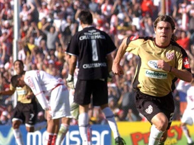 La recordada promoción entre Instituto y Huracán