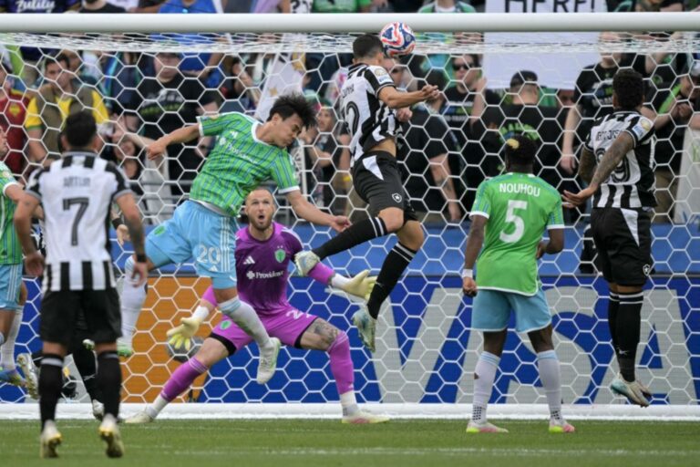 Botafogo venció a Seattle Sounders en su estreno