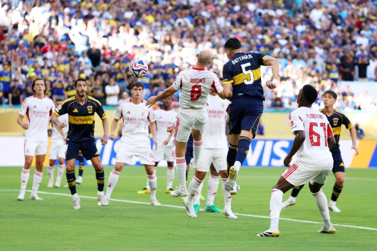 Boca igualó con Benfica en su debut