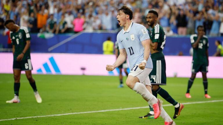 Uruguay igualó ante Arabia Saudita en el debut